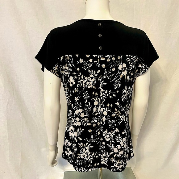 NWOT Women's blouse by Ava James - Picture 2 of 4